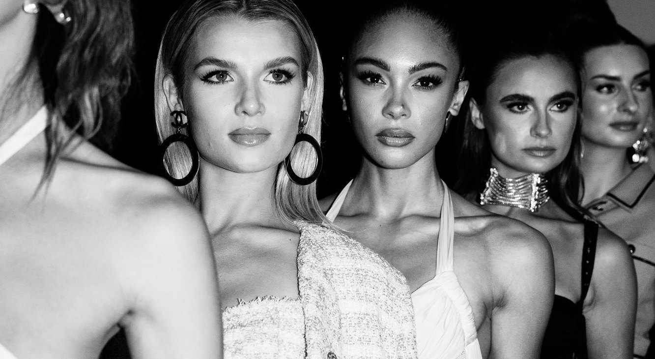 Models in the runway presentation